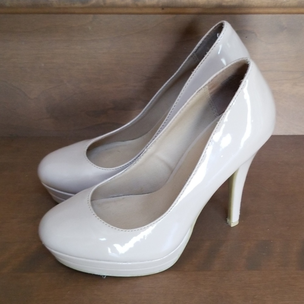 Lauren Conrad Nude Heeled shoes